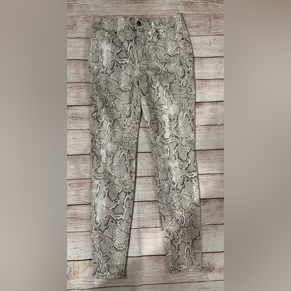 White House Black Market Snake Skin Skinny High Rise Pants Size 0